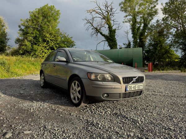 Volvo S40 Saloon, Diesel, 2006, Grey