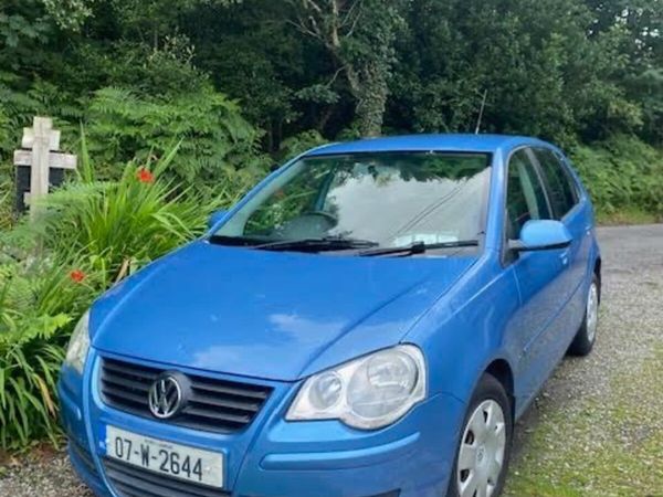 Volkswagen Polo Hatchback, Petrol, 2007, Blue