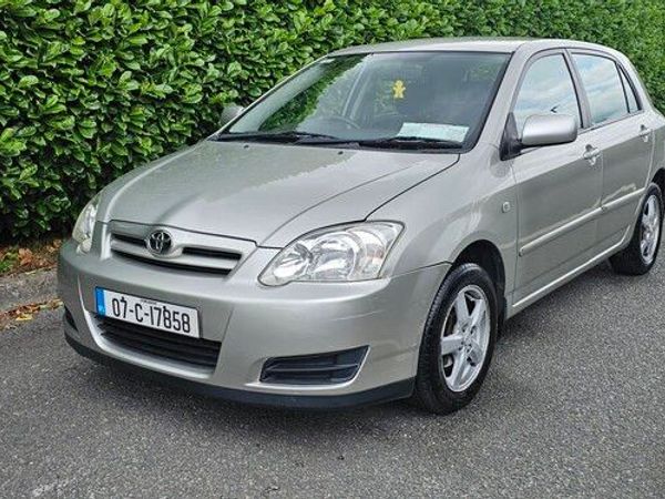 Toyota Corolla Hatchback, Petrol, 2007, Silver