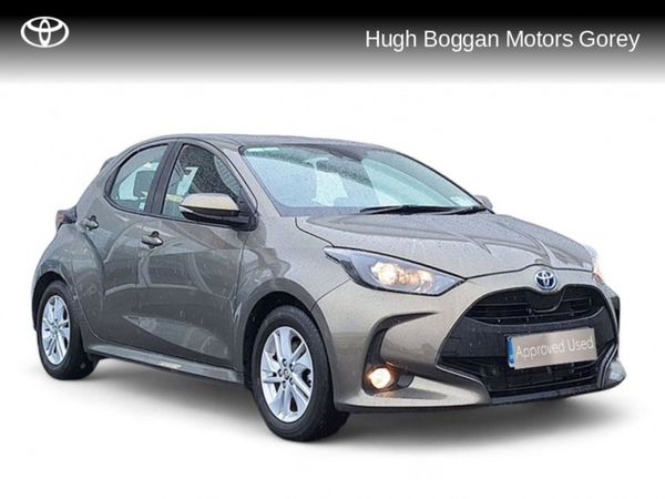Toyota Yaris Hatchback, Petrol Hybrid, 2024, Bronze