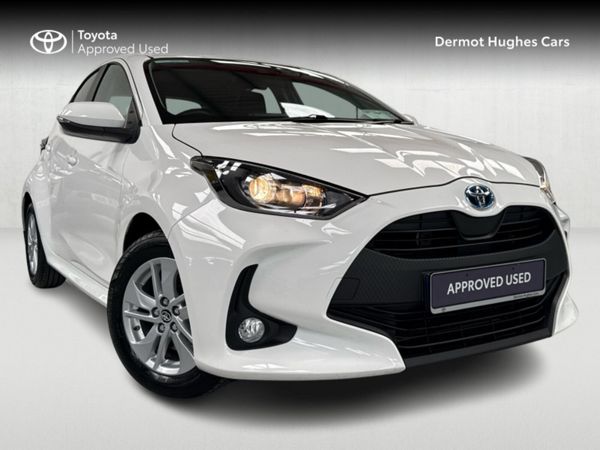 Toyota Yaris Hatchback, Petrol Hybrid, 2022, White