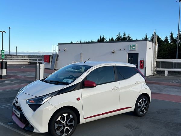 Toyota Aygo Hatchback, Petrol, 2020, White