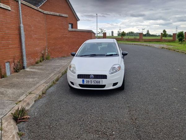 Fiat Punto Hatchback, Petrol, 2009, White