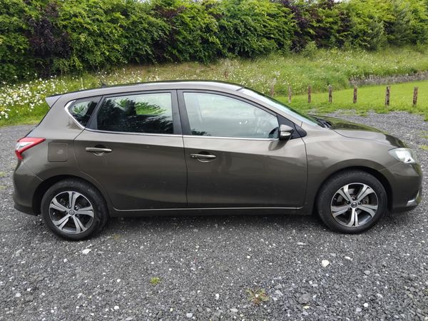 Nissan Pulsar Hatchback, Petrol, 2015, Brown