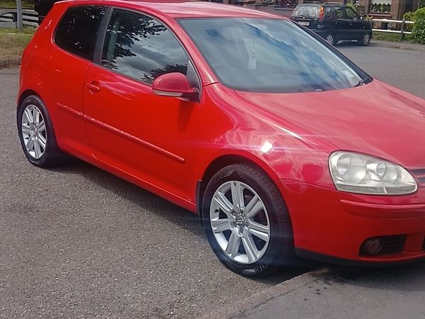 Volkswagen Golf Hatchback, Petrol, 2007, Red