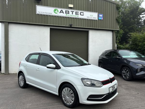 Volkswagen Polo Hatchback, Petrol, 2014, White