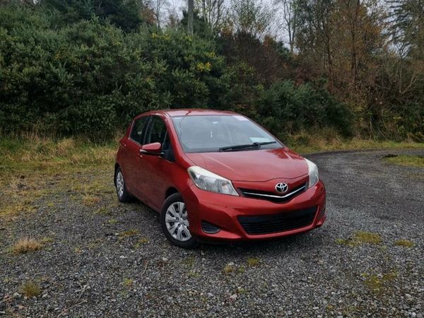 Toyota Yaris Hatchback, Petrol, 2012, Red