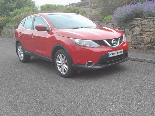 Nissan Qashqai Hatchback, Diesel, 2015, Red
