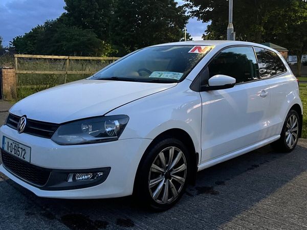 Volkswagen Polo Hatchback, Petrol, 2011, White