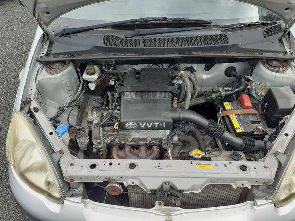 Toyota Yaris Saloon, Petrol, 2004, Silver