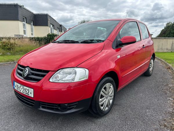 Volkswagen Fox Hatchback, Petrol, 2011, Red