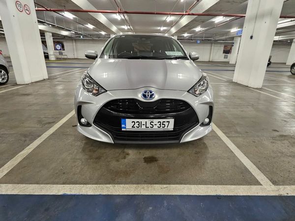 Toyota Yaris Hatchback, Petrol Hybrid, 2023, Grey