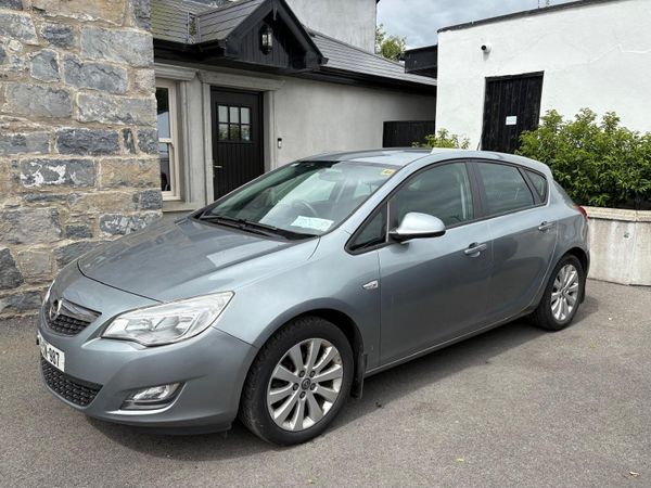 Opel Astra MPV, Diesel, 2012, Silver