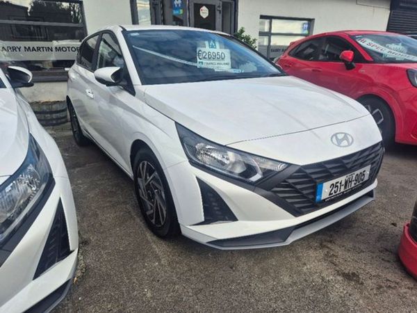 Hyundai i20 Hatchback, Petrol, 2025, White