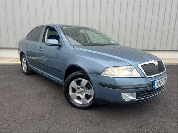 Skoda Octavia Hatchback, Petrol, 2009, Grey