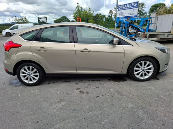 Ford Focus Hatchback, Petrol, 2016, Silver