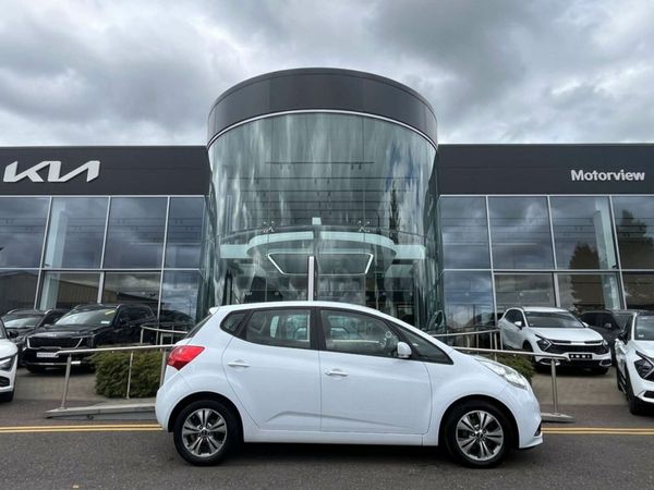 Kia Venga Hatchback, Diesel, 2016, White