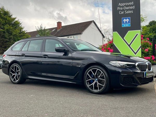 BMW 5-Series Estate, Petrol Plug-in Hybrid, 2023, Black