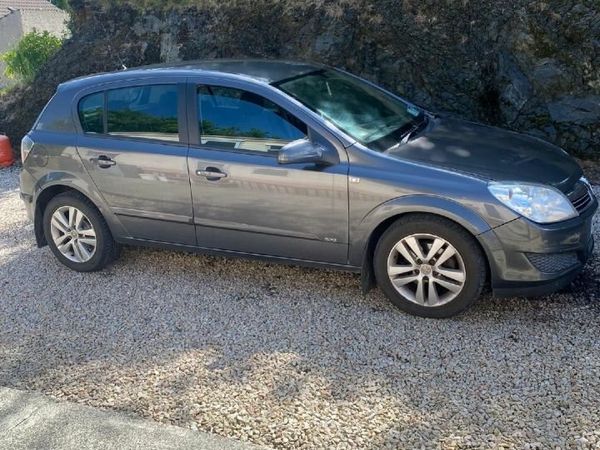 Vauxhall Astra Hatchback, Diesel, 2009, Grey