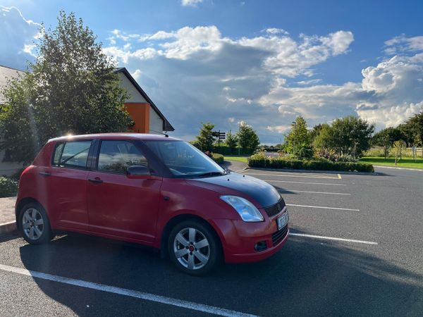 Suzuki Swift Hatchback, Petrol, 2007, Red