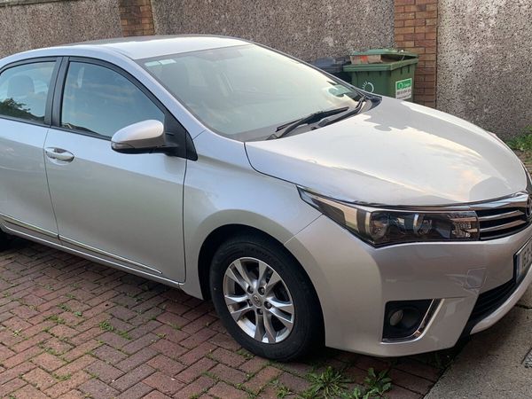 Toyota Corolla Saloon, Diesel, 2016, Silver