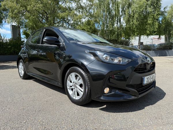 Toyota Yaris Hatchback, Petrol Hybrid, 2021, Black