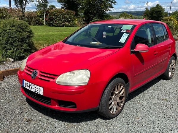 Volkswagen Golf Hatchback, Petrol, 2007, Red