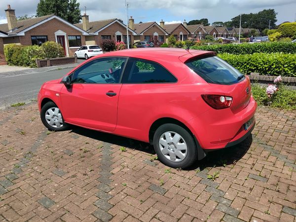 SEAT Ibiza MPV, Petrol, 2015, Red
