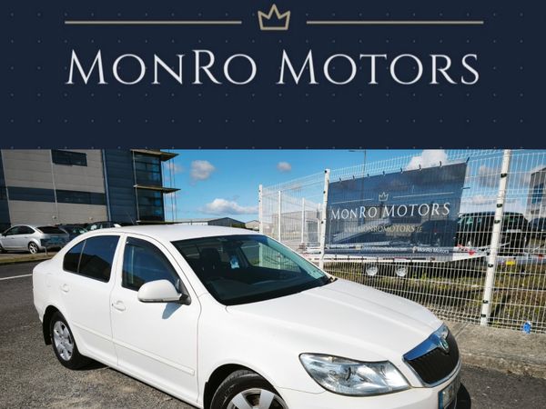 Skoda Octavia Saloon, Diesel, 2012, White