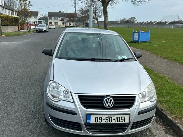 Volkswagen Polo Hatchback, Petrol, 2009, Silver