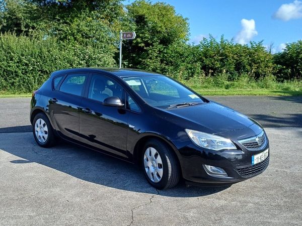 Vauxhall Astra Hatchback, Diesel, 2011, Black