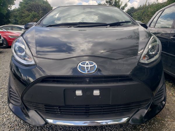 Toyota Aqua Hatchback, Petrol Hybrid, 2021, Black