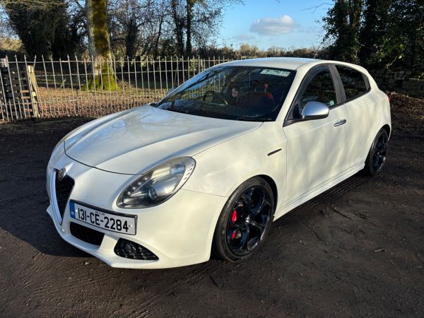 Alfa Romeo Giulietta Hatchback, Diesel, 2013, White