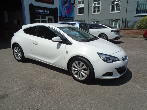 Vauxhall Astra Hatchback, Diesel, 2015, White