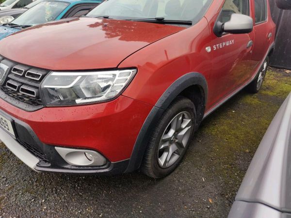 Dacia Sandero Stepway Hatchback, Diesel, 2017, Red