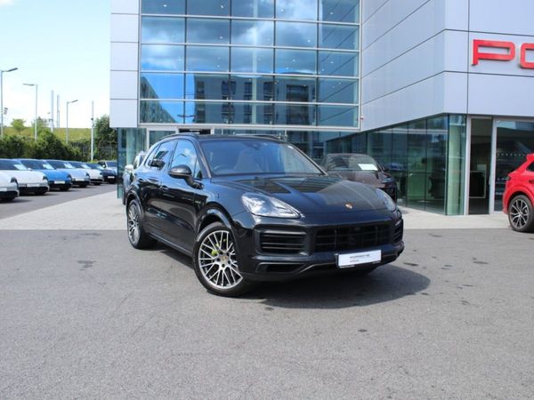 Porsche Cayenne SUV, Petrol Plug-in Hybrid, 2023, Black