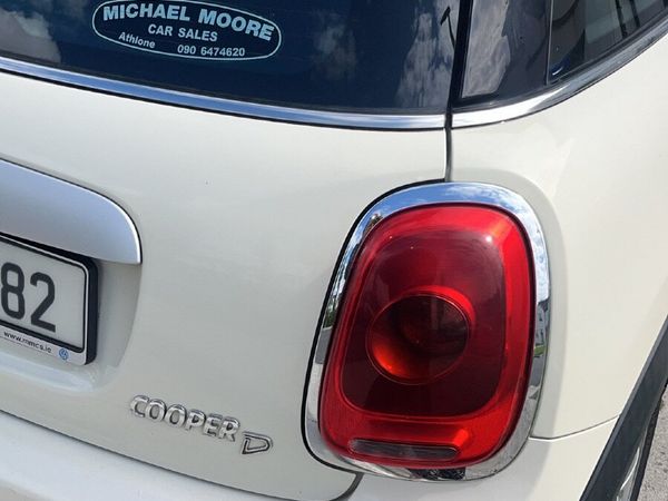 Mini Cooper Hatchback, Diesel, 2014, White