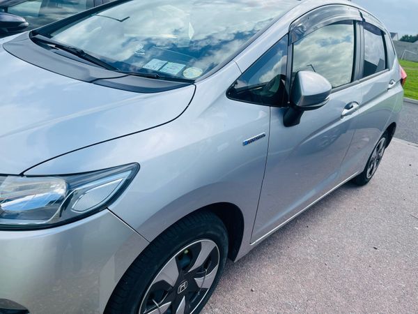 Honda Fit Hatchback, Petrol Hybrid, 2016, Silver