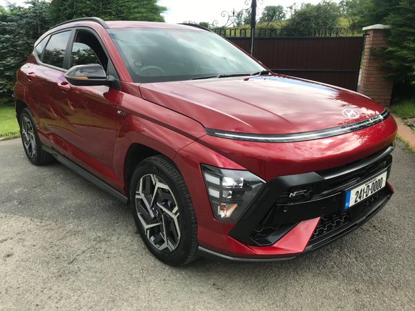Hyundai KONA MPV, Petrol, 2024, Red