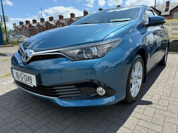 Toyota Auris MPV, Petrol Hybrid, 2016, Blue
