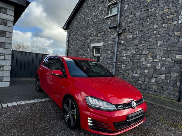 Volkswagen Golf Hatchback, Diesel, 2013, Red