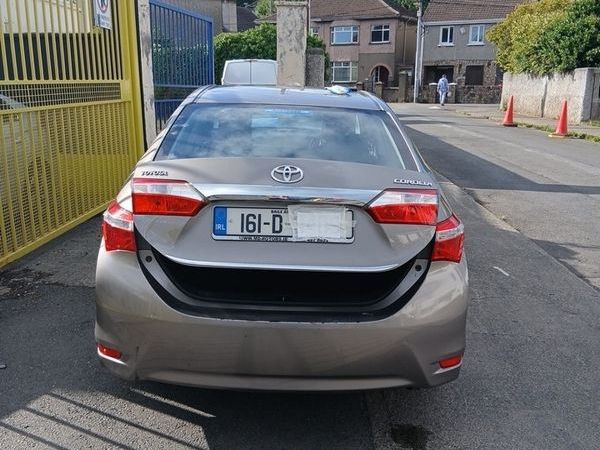 Toyota Corolla Saloon, Petrol, 2016, Bronze