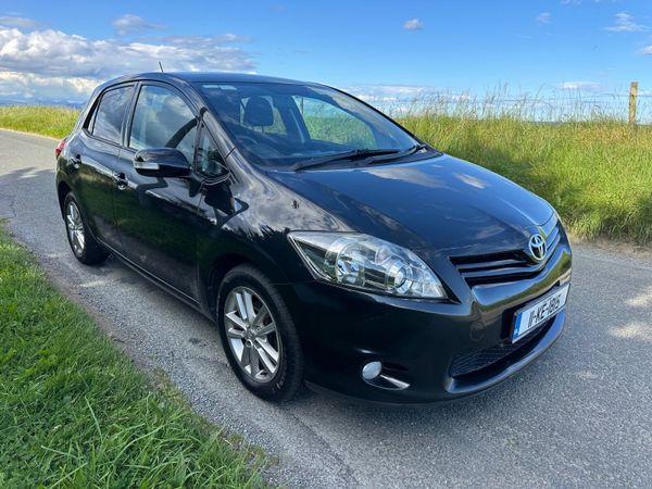 Toyota Auris Hatchback, Petrol, 2011, Black