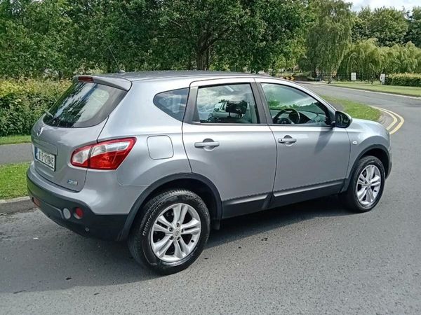 Nissan Qashqai Hatchback, Diesel, 2010, Grey