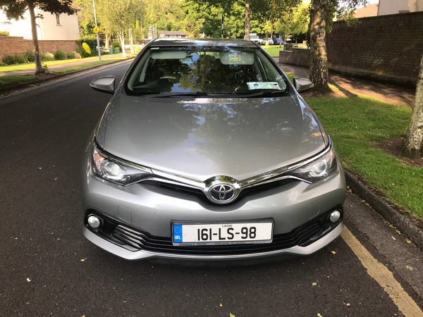Toyota Auris Hatchback, Diesel, 2016, Grey