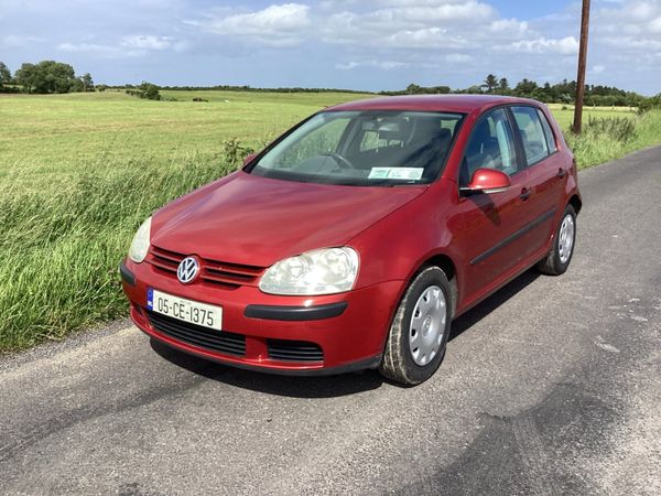 Volkswagen Golf Hatchback, Petrol, 2005, Red