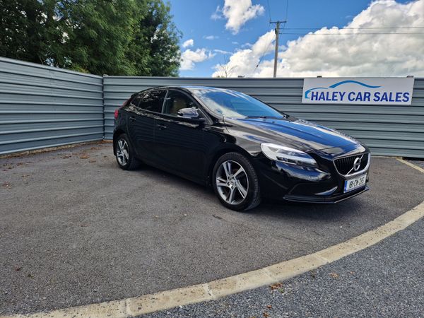 Volvo V40 Hatchback, Diesel, 2018, Black