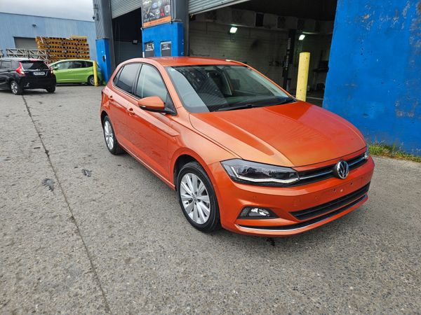 Volkswagen Polo Hatchback, Petrol, 2018, Gold