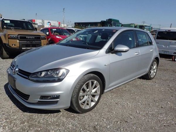 Volkswagen Golf Hatchback, Petrol, 2016, Silver