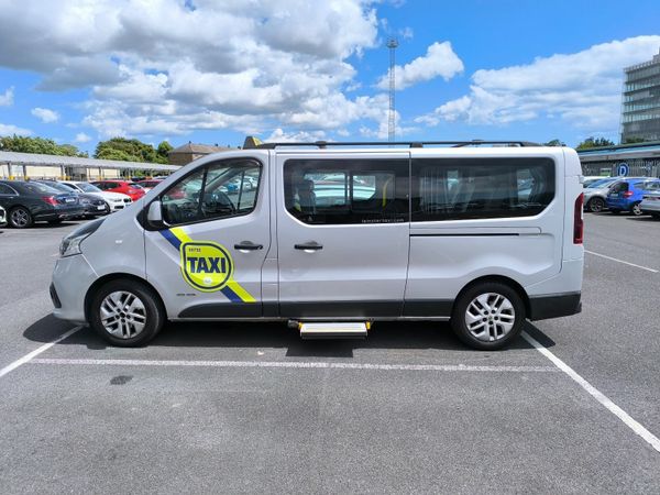 Renault Trafic MPV, Diesel, 2015, Silver